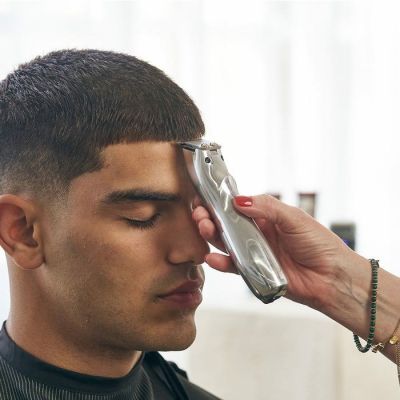 8. Wahl A Lign Cordless/Corded Trimmer