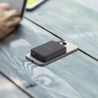 9. Tech-Protect LifeMag PB11 Powerbank with MagSafe 10000mAh 15W USB-C port - black + USB-C cable
