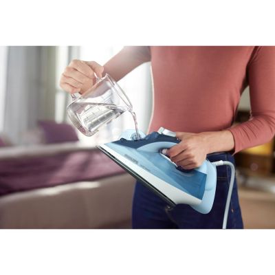 6. PHILIPS DST 5030/20 iron