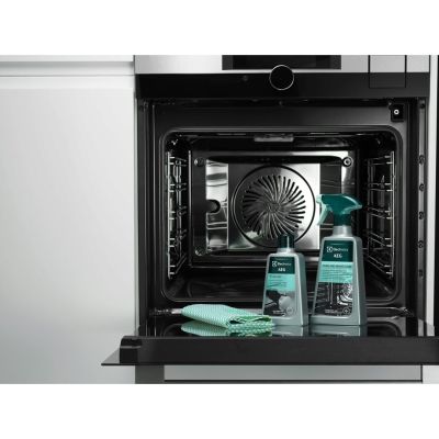 4. ELECTROLUX M3OCS301 Oven Cleaner
