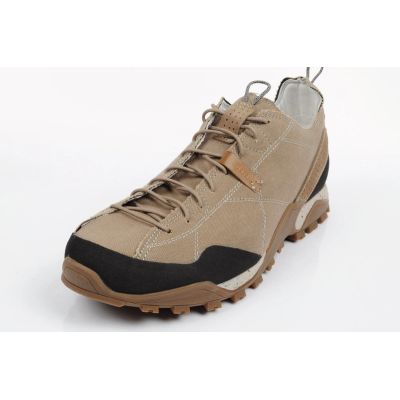 3. Aku Selvatica men's trekking shoes