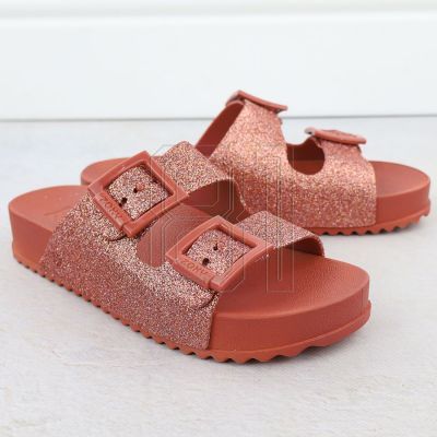 5. Zaxy RR285025 W INT2135A flip flops