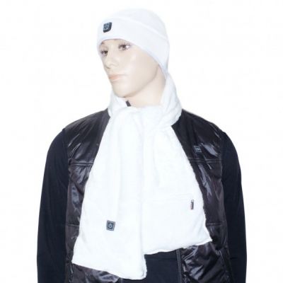 4. Glovii GA1W Body Protection Item for Winter Sports – Heated Scarf, Skiing, Snowboarding, Unisex, Polyester, White