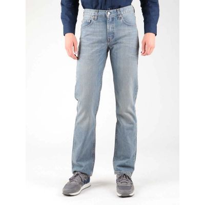 6. Levi`s jeans 752-0016