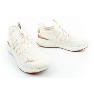 8. Puma men's sports shoes Softride Carson Fresh lightweight sneakers ecru