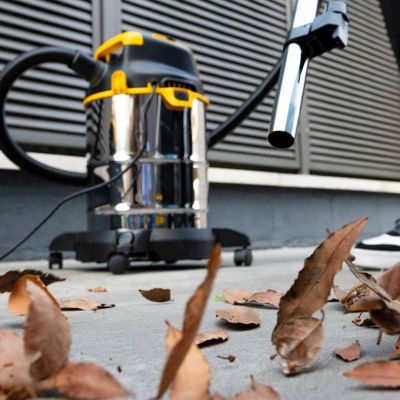 6. STANLEY Wet&Dry SXVC30XTDE industrial vacuum cleaner (1600W; black)