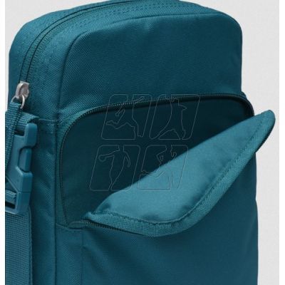 3. Nike Heritage Crossbody Bag DB0456-381