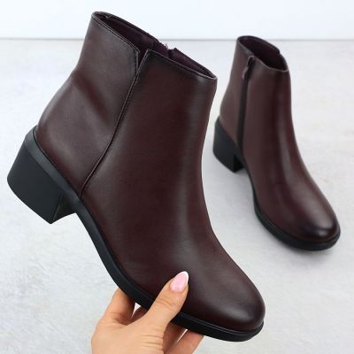 2. Women's insulated ankle boots with a block heel, burgundy Sergio Leone BT25239