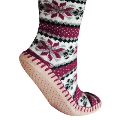 15. GLOVII HEATED SLIPPERS WITH SOCKS, SIZE 40-44, NORWEGIAN PATTERN, BATTERIES AND CHARGING CABLE INCLUDED, GQ5L