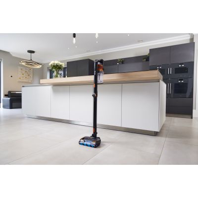 23. SHARK VACUUM CLEANER IZ300EU