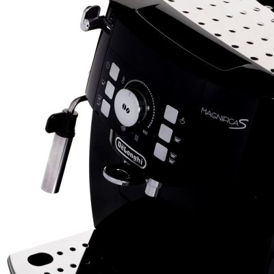 2. DeLonghi Magnifica ECAM 21.117.B automatic espresso machine (1450W; black)