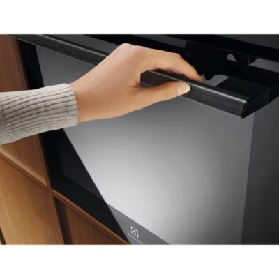 5. ELECTROLUX LOE8P39Z oven cleaning pyrolysis