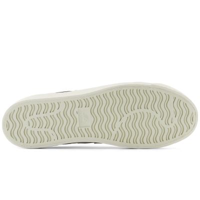 4. New Balance unisex BB100LBK shoes