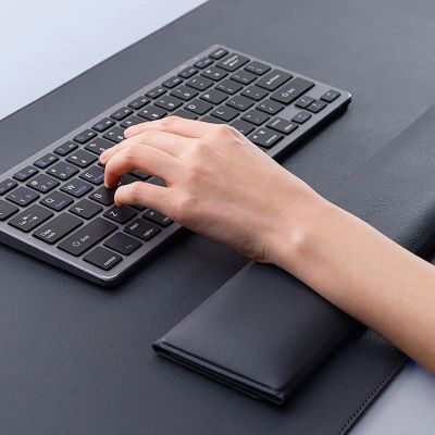 7. Baseus MagPro Series II BS-PS037 Desk Mat with Wrist Rest - Black