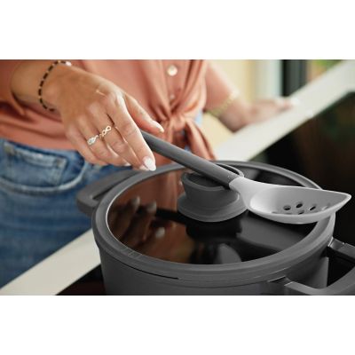 8. BergHOFF 3950593 Soup Pot 4.4 l Black Aluminum, Glass, Silicone