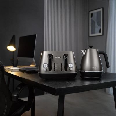 4. De'Longhi KBIN2001.TB Electric Kettle 1.7 L 2000 W Titanium