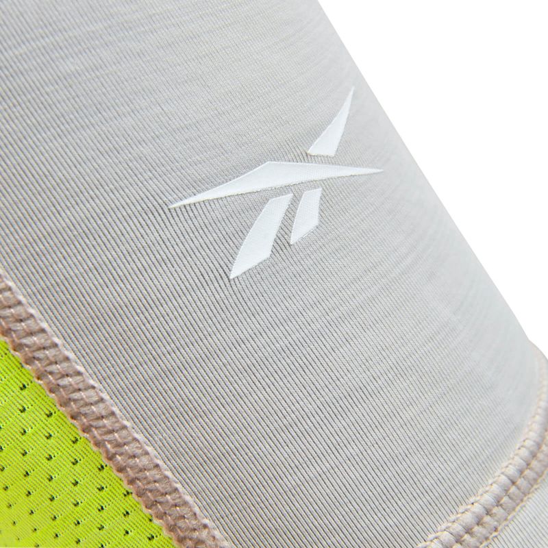 17. Reebok Activchill Rasl-13026GR Compression Sleeves