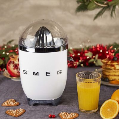 4. Smeg CJF11WHEU Electric Citrus Juicer 70W White