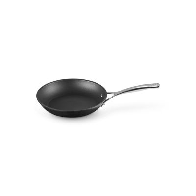 2. Le Creuset Tempered Non-Stick Shallow Frying Pan 4.5x28cm