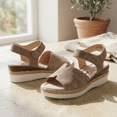 7. Women's leather wedge sandals beige Jezzi 26SD18-32