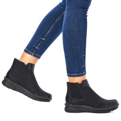 46. Comfortable, insulated ankle boots with zippers Rieker W RKR555