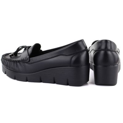 4. Black leather wedge moccasin shoes Vinceza 39990