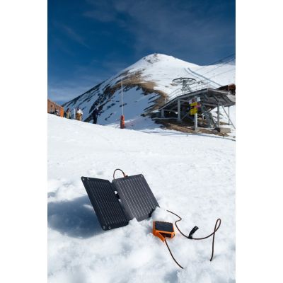 12. Xtorm XR2S14 Mobile Device Charger Universal Black Solar Outdoor