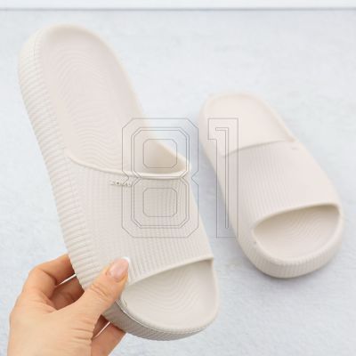 4. Zaxy RR285048 W INT2134A flip flops