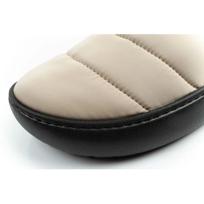 6. Crocs men's shoes slippers Classic Puff Moc slippers beige insulated