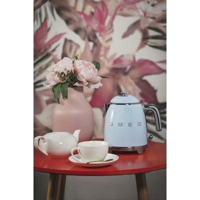 11. SMEG Kettle KLF05PBEU 0.8L pastel blue mini kettle