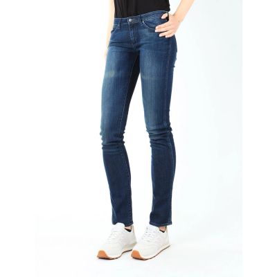 6. Wrangler Molly River Washed jeans W251ZB33T