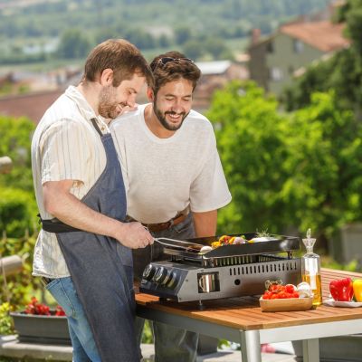 7. Black+Decker BXOP4900E 2-burner gas grill