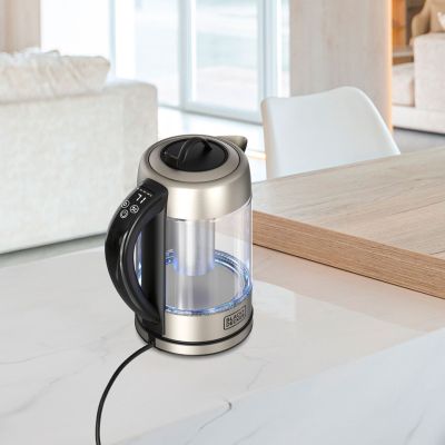 7. Black+Decker BXKE2205E Electric Kettle