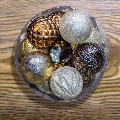 14. DECORATIVE PLASTIC BALL 6CM SET 35 PCS AMBER