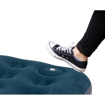 42. FLOCKED MATTRESS FOR 2 PEOPLE WITH BUILT-IN FOOT PUMP 191x137x22CM 24131