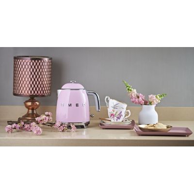 5. SMEG Kettle (KLF05PKEU) mini 0.8L pink