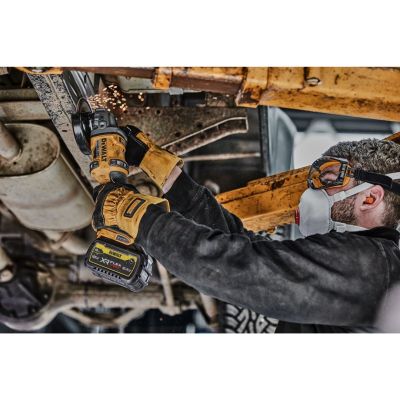 11. DeWALT DCG418N-XJ angle grinder 2.18 kg