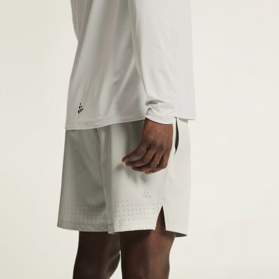 11. Craft Adv Essence Shorts M 92800660249