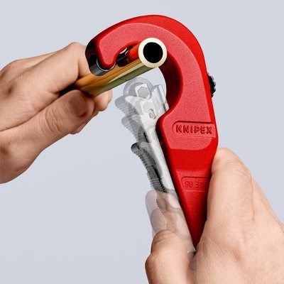 9. Knipex 90 31 02 SB hand pipe cutting tool Pipe cutter