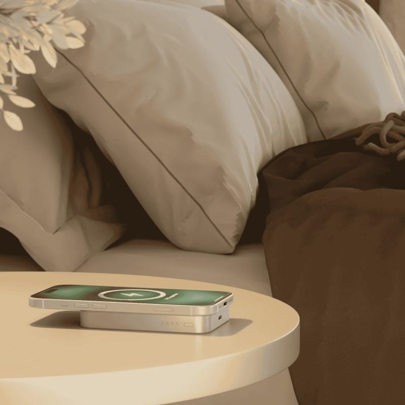 6. ZENS Slim Qi2 Aluminum Powerbank - 10000 mAh magnetic powerbank compatible with MagSafe and Qi2 (white)