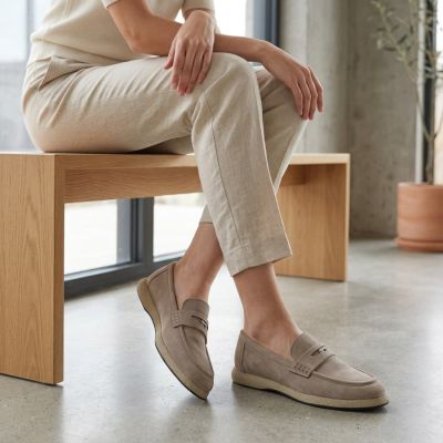 5. Women's suede moccasins in beige Vinceza 62273