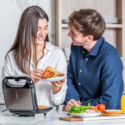 9. Black+Decker BXSA753E Sandwich Maker