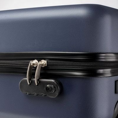 7. Hi-Tec Porto 35 suitcase 92800308514