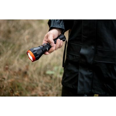 3. NEO tools 99-070 flashlight