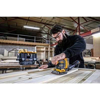 3. DeWALT DCW200N-XJ portable sander
