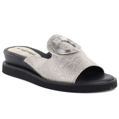 4. Women's silver low wedge flip-flops M.Daszyński MR2267-7