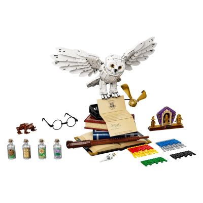 10. LEGO Harry Potter 76391 Hogwarts Icons – Collectors' Edition