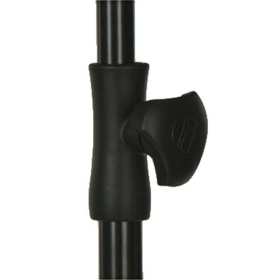 9. GARDEN UMBRELLA 185CM GREEN