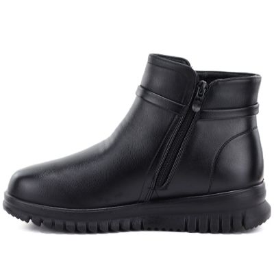 3. Comfortable women's ankle boots with a wedge, black Potocki PT16397