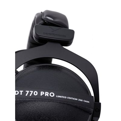 11. Beyerdynamic DT 770 PRO 250 OHM BLACK LIMITED EDITION - Closed studio headphones